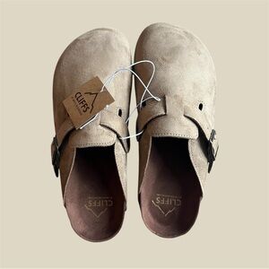 Cliffs by White Mountain Tan Suede Clogs